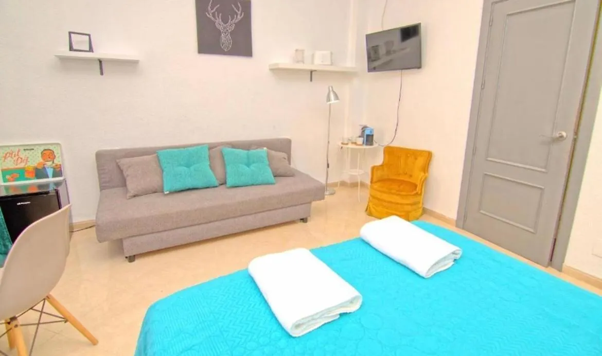 בית אירוח Economic Rooms Mercado מאלגה ספרד